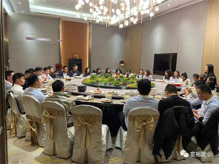 ▲濟濟一堂，不亦樂乎